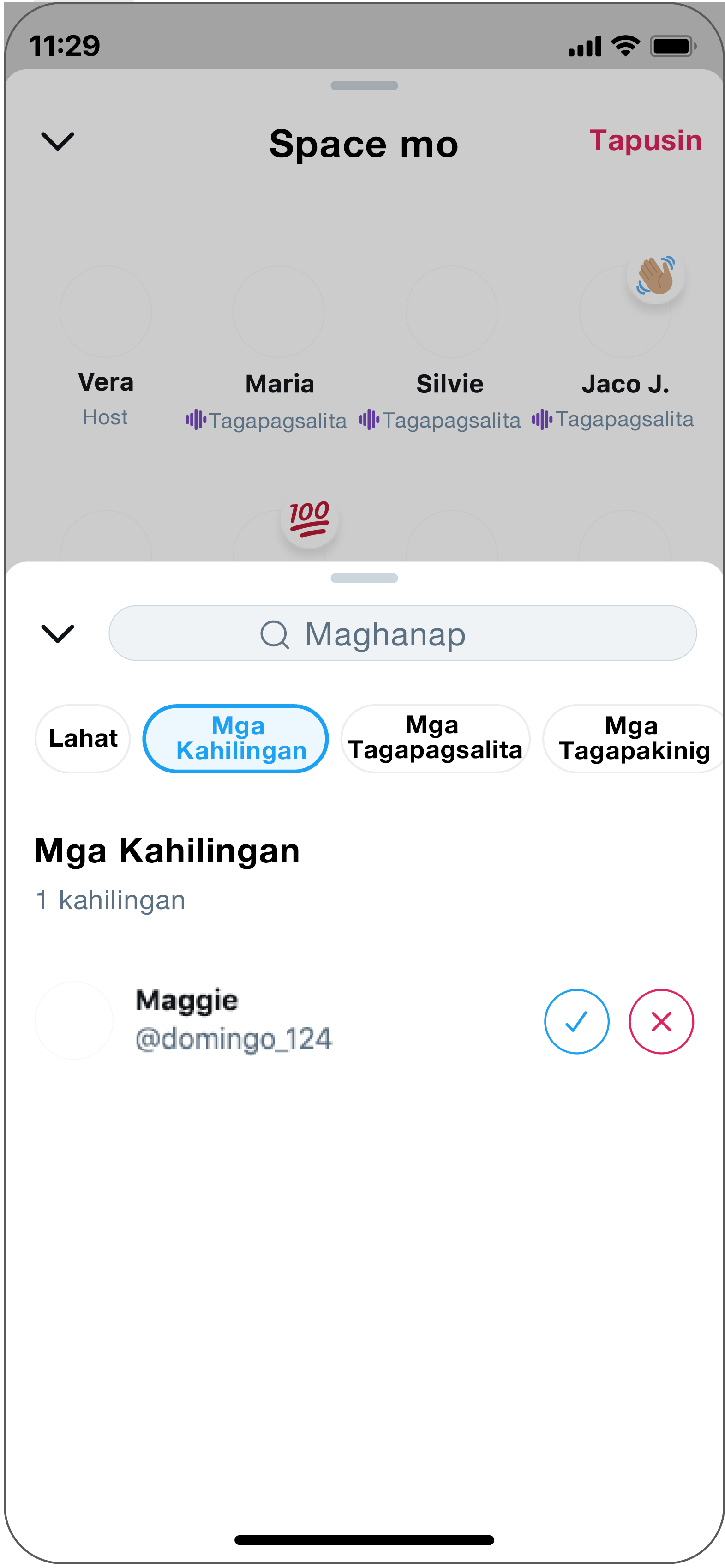 Puwedeng piliin ng Host na hayaan ang taong magsalita sa pamamagitan ng pagpili sa checkmark, o hindi sa pamamagitan ng pagpili sa "x".